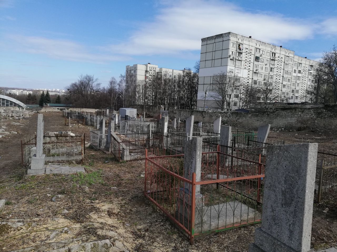 Еврейское кладбище в Кишиневе находится в ужасающем состоянии