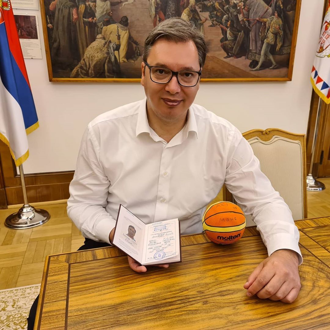 Президент Сербии намерен освоить профессию тренера по баскетболу