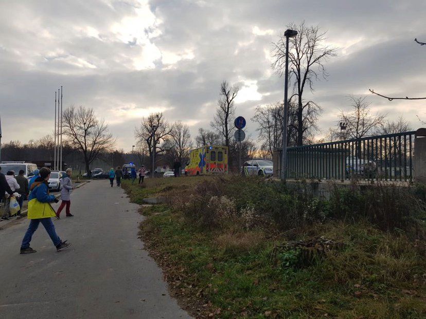 В Праге рухнул пешеходный мост через Влтаву