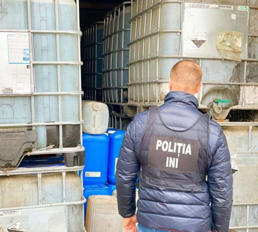 Полиция и прокуратура Молдовы раскрыли схему контрабанды спирта на 18 млн леев