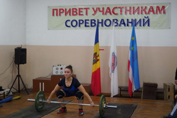В Комрате набирает популярность тяжелая атлетика