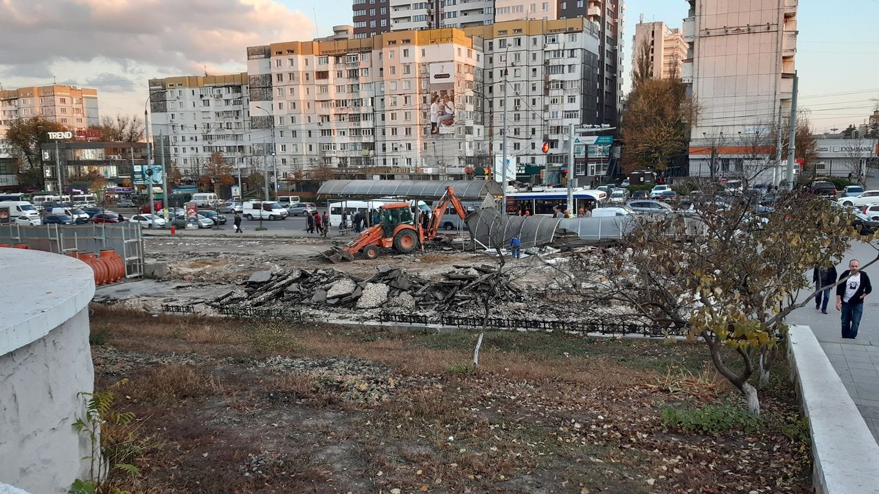 Рядом с ТЦ UNIC снесли цветочный рынок
