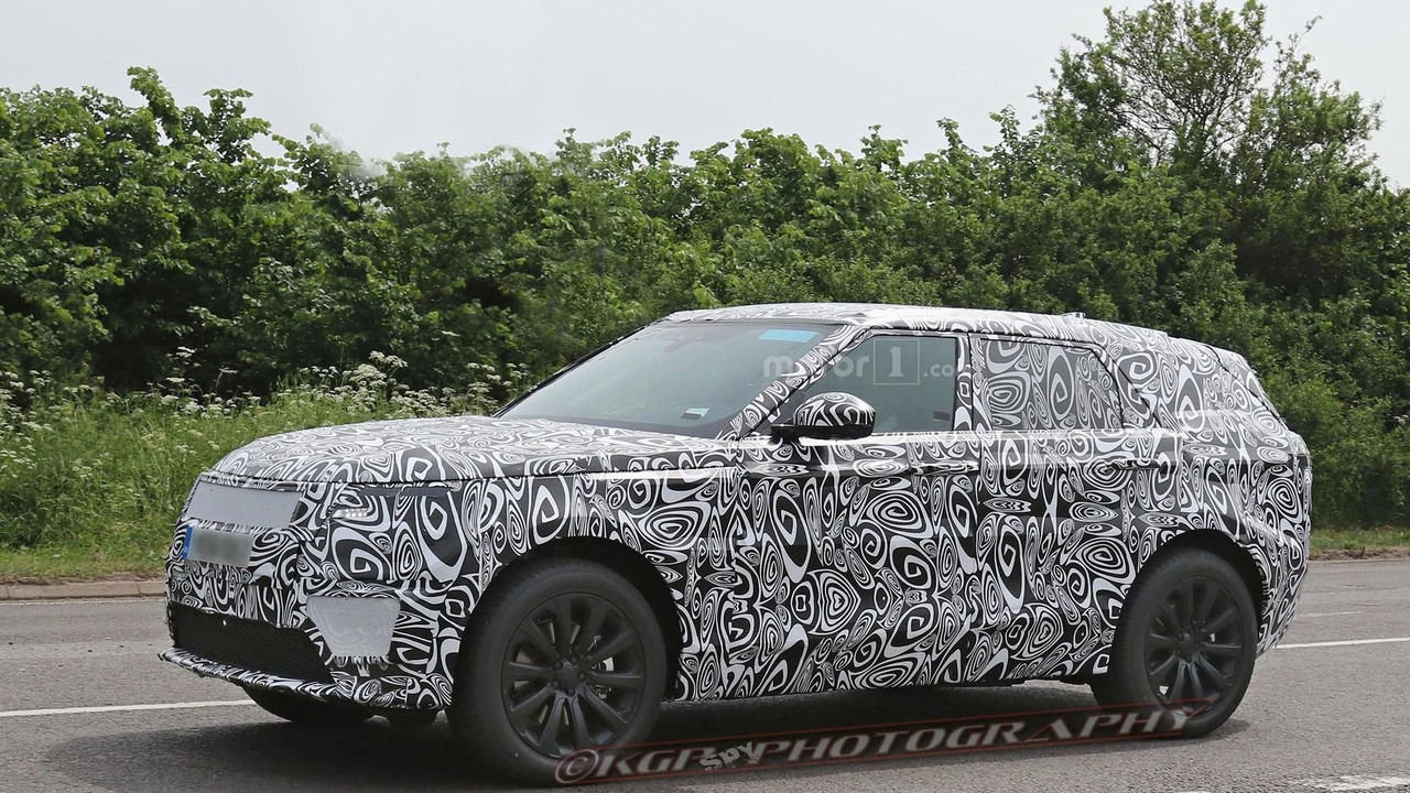 Land Rover начал дорожные испытания конкурента BMW X6