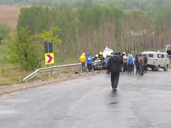 ДТП в Кагуле: Водитель погиб, а пассажира госпитализировали в больницу