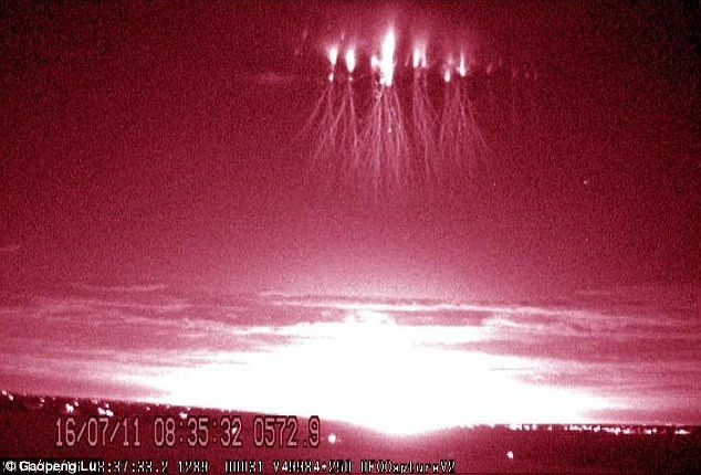 Учёные раскрыли секрет космических молний в небе над Китаем