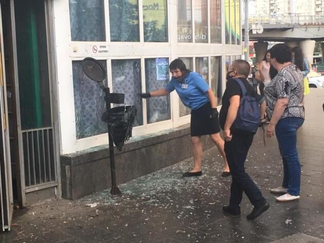 Кличко рассказал о состоянии пострадавшего при взрыве у метро в Киеве