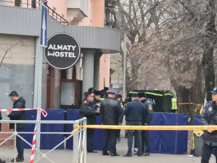 При пожаре в хостеле в Алматы погибли 13 человек