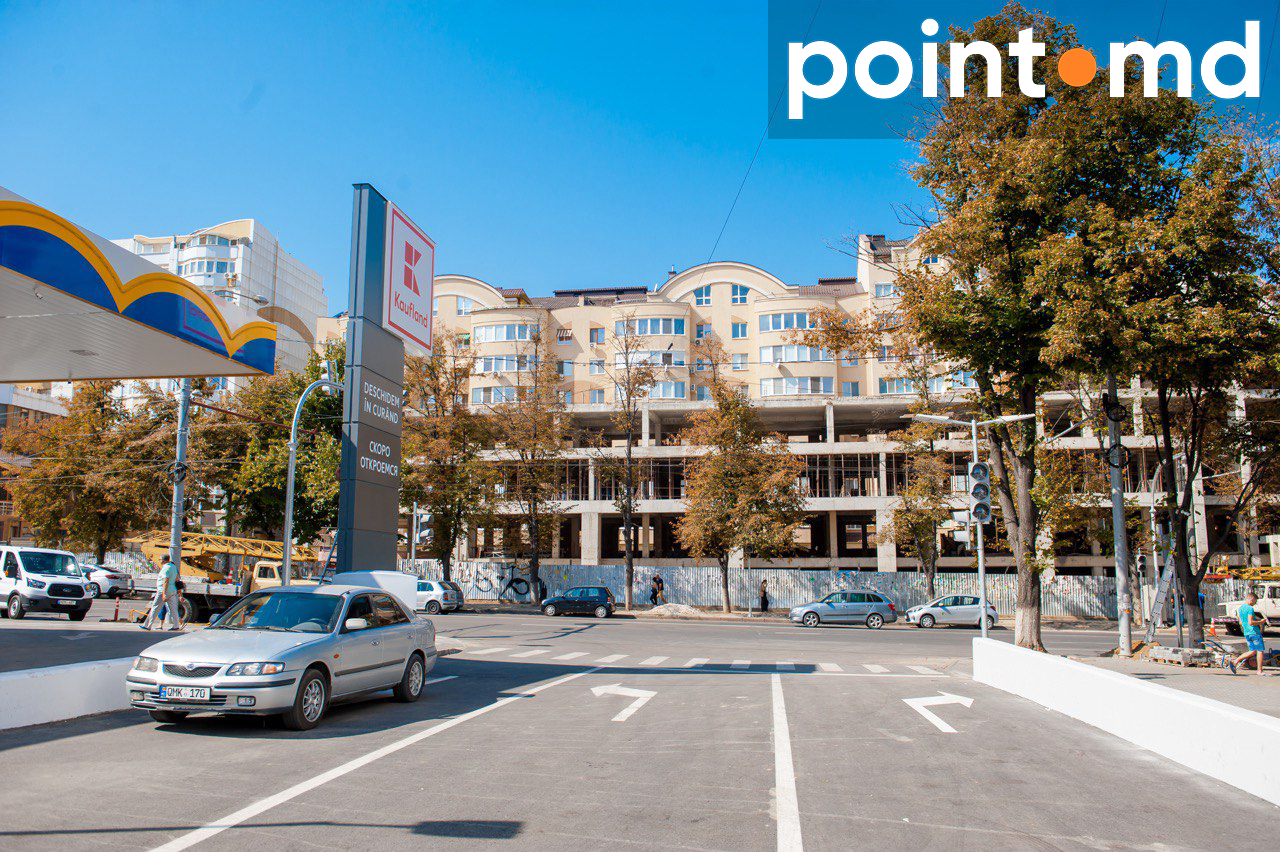 Водители опасаются, что новый светофор на Ботанике вызовет пробки