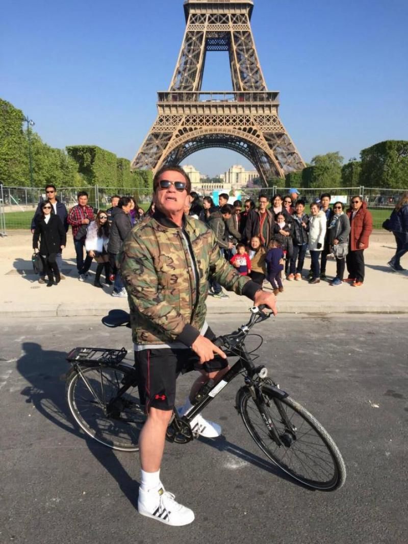 Cum a stricat Arnold Schwarzenegger poza unor turiști