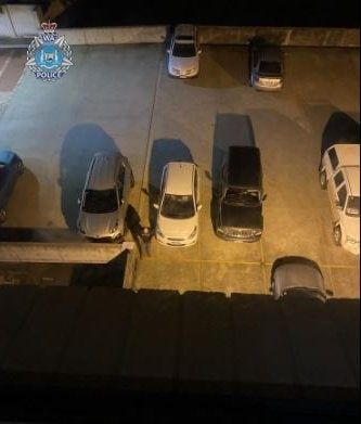 Австралиец сбежал из карантинного отеля, скрутив веревку из простыней