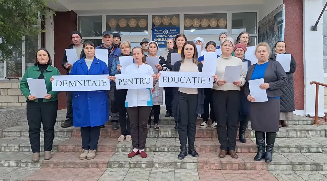 Profesorii din toată țara protestează pentru creșterea salariilor