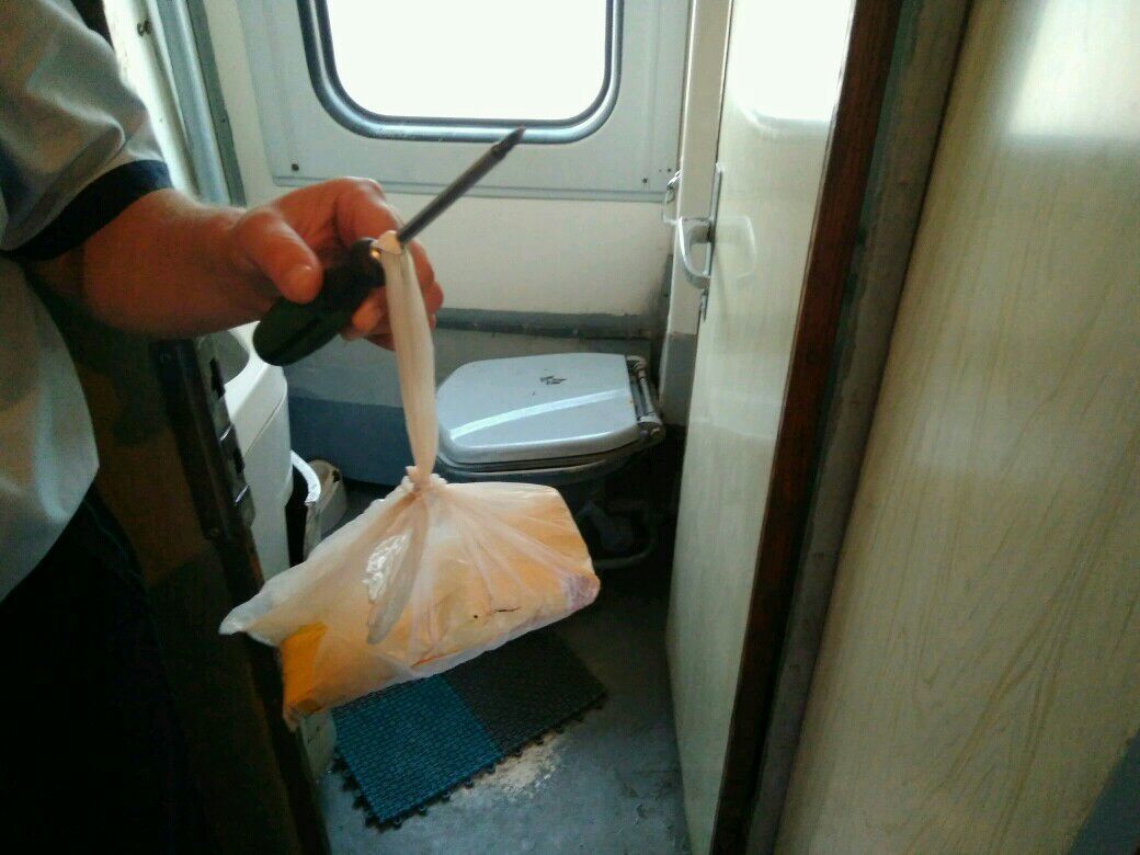 Marijuană descoperită în trenul de pe ruta "Chișinău-Moscova". Unde era ascunsă