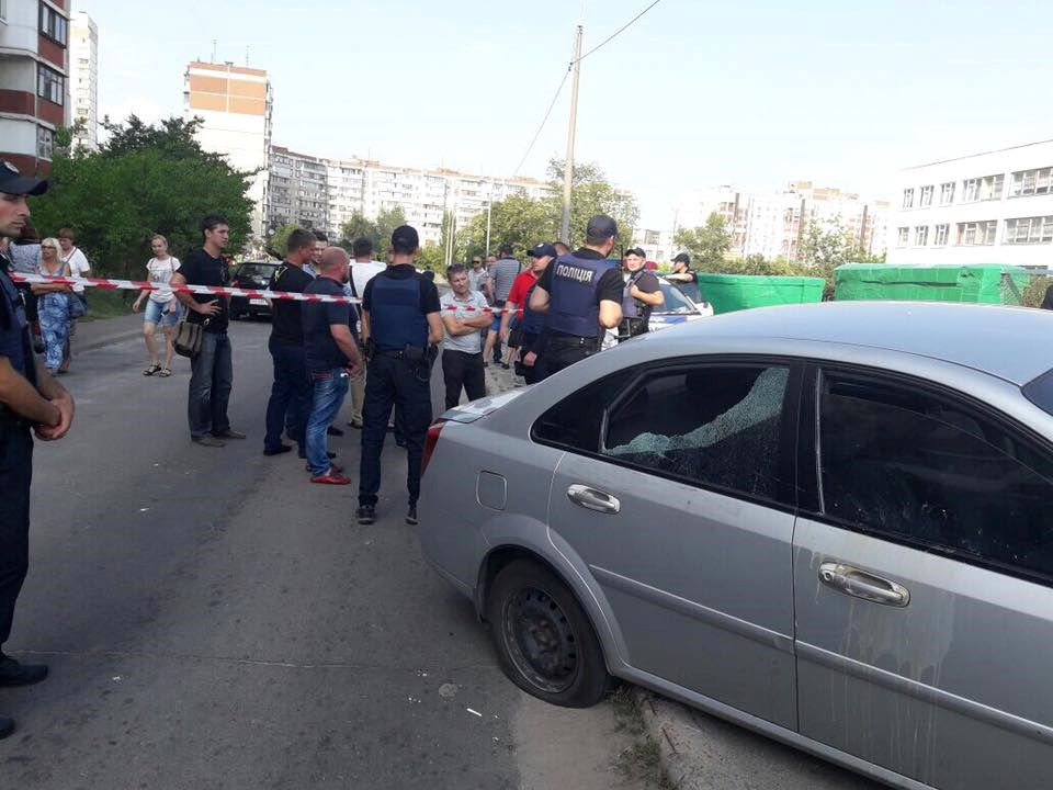 Депутат Рады открыл в Киеве стрельбу боевыми патронами