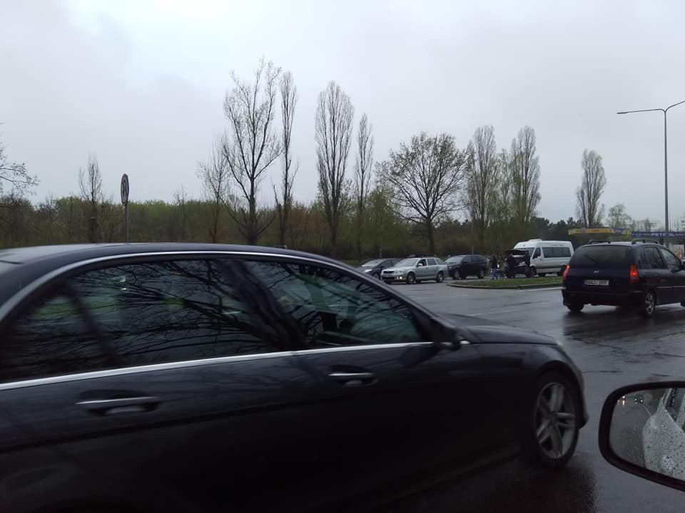 Авария на бульваре Дачия парализовала движение транспорта