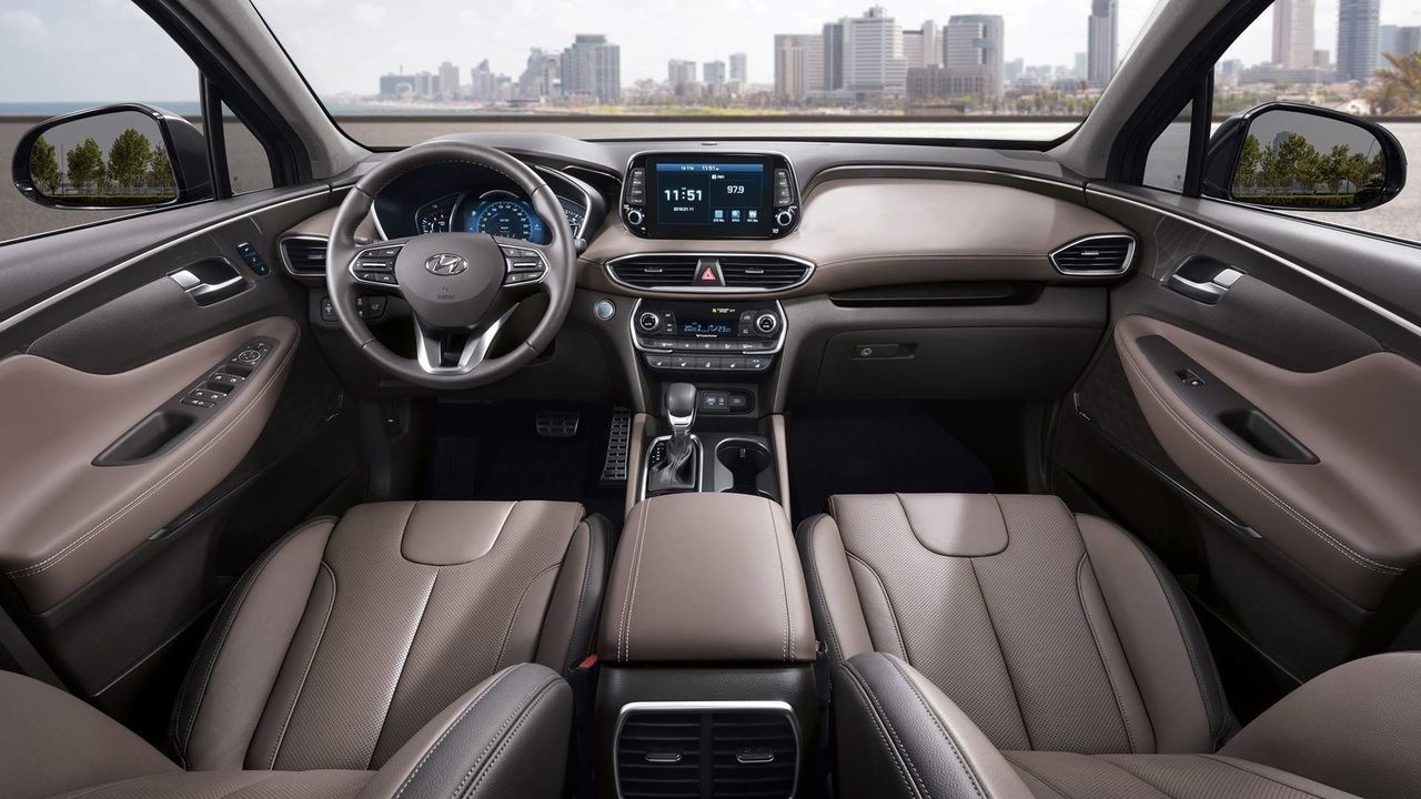 Hyundai рассекретила новое поколение кроссовера Santa Fe