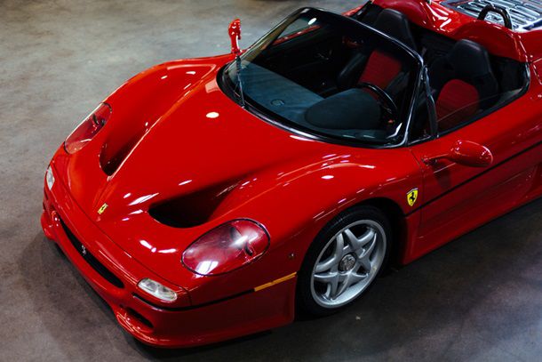 Первый экземпляр Ferrari F50 выставили на продажу