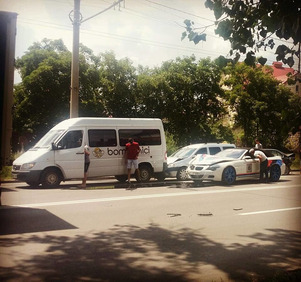 Accident în Capitală cu implicare unui automobil unic în Moldova