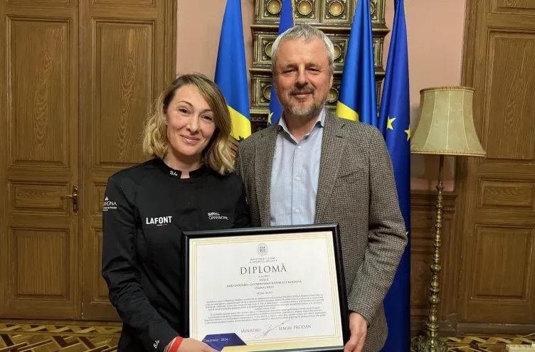 Fondatoarea unui restaurant din Franța a primit diploma de Ambasadoare a Gastronomiei R. Moldova