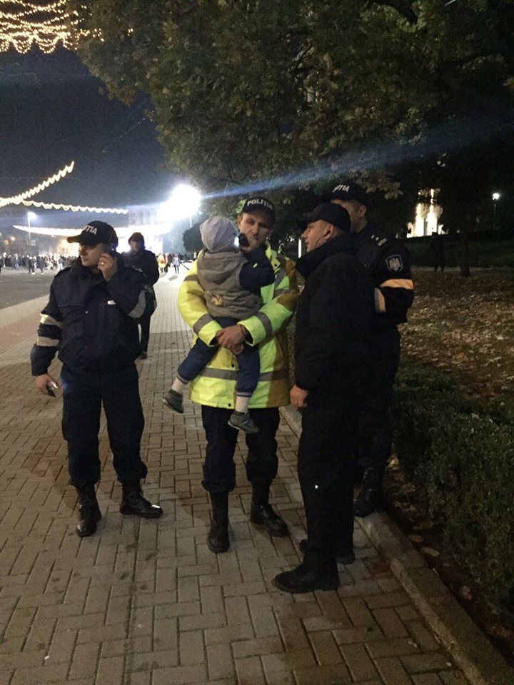 Двое маленьких детей потерялись во время празднования Храма Кишинева