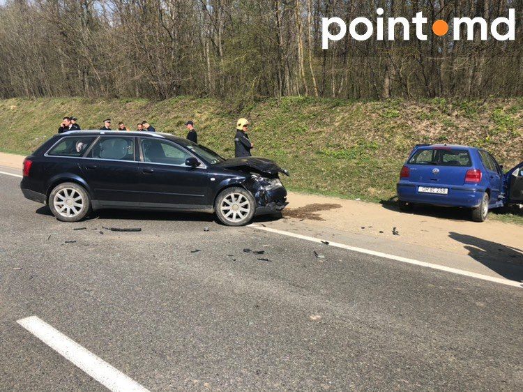 В результате столкновения Volkswagen и Audi в Оргееве погиб человек