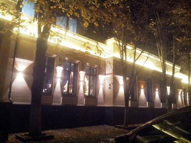 Историческое здание в центре Кишинева украсила художественная подсветка