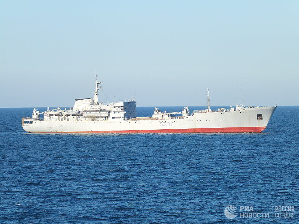 Корабли ВМС Украины вошли в исключительную экономическую зону России