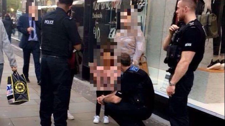Tragic! O fetiță a fost răpită chiar sub ochii mamei sale