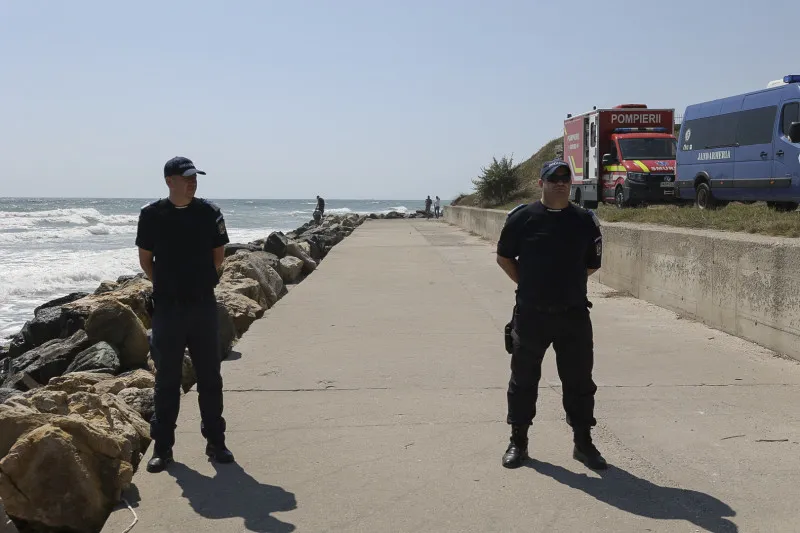 Румыния направила корабль и вертолет для поиска мин в Черном море