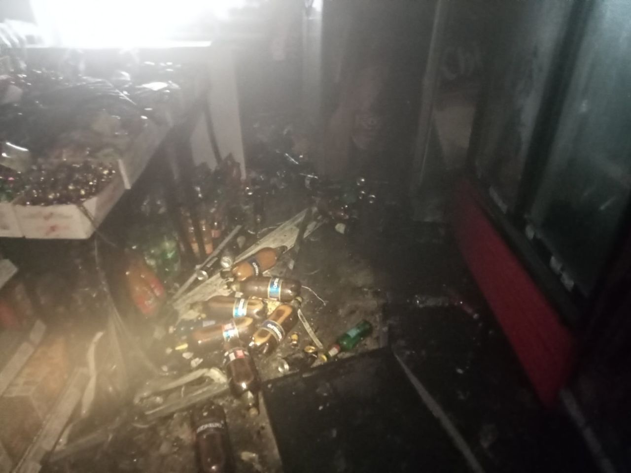 Загорелся холодильник: пожарные ликвидировали пожар в магазине в центре Кишинева