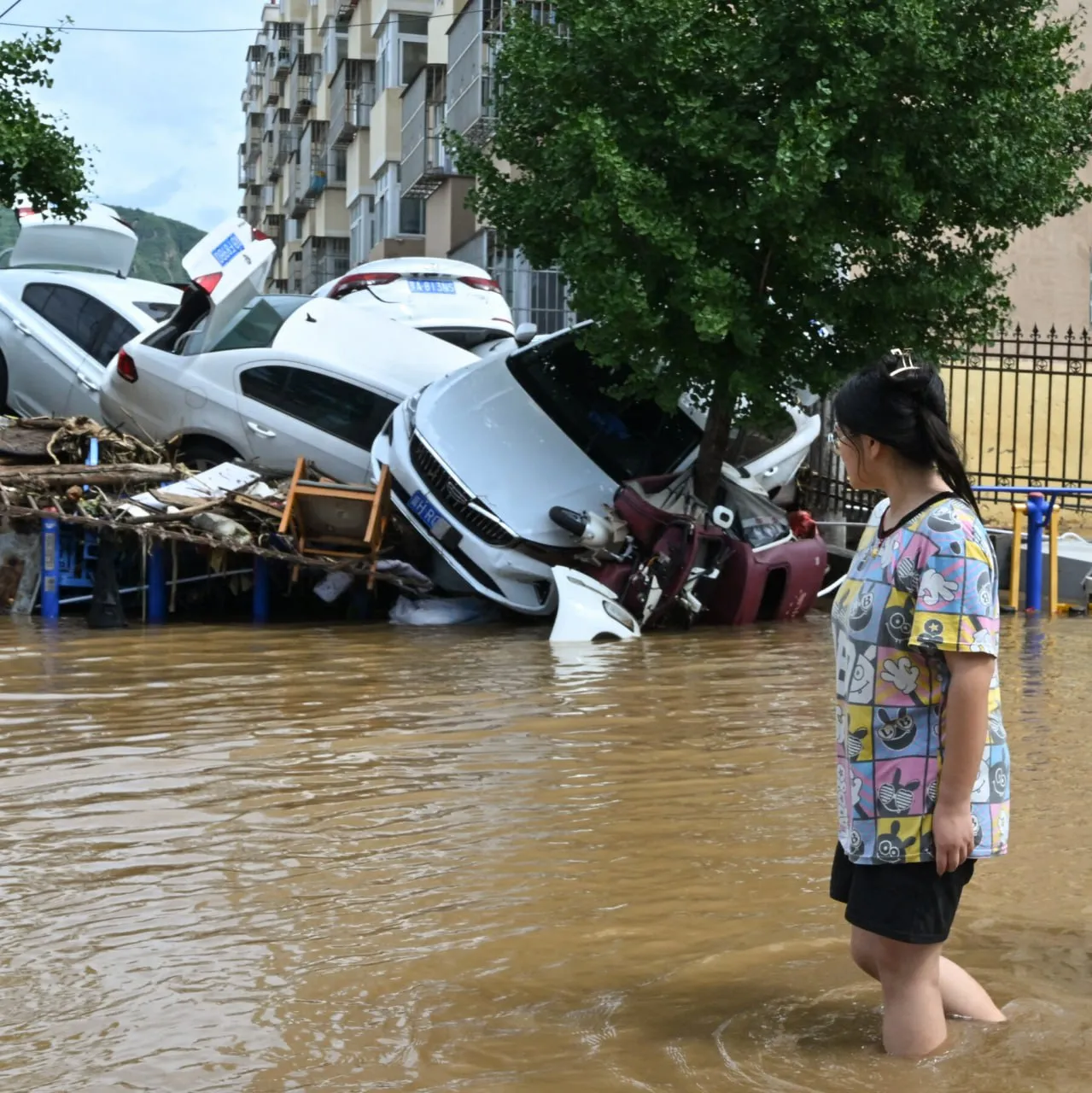 Наводнение в Китае затопило дом престарелых: десятки погибших