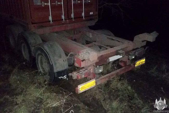В Слободзейском районе фура врезалась в дерево