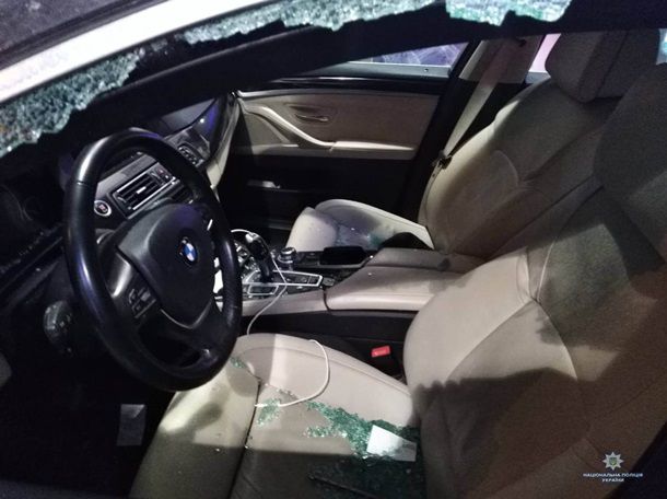 В Киеве на АЗС из автомобиля украли 4 млн гривен