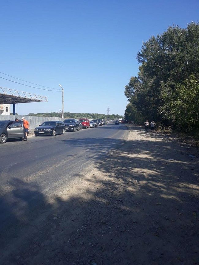 На КПП “Паланка” вновь очереди: скопилось около 80 машин