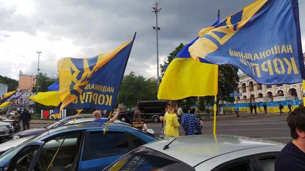 Националисты едут к Порошенко требовать амнистии