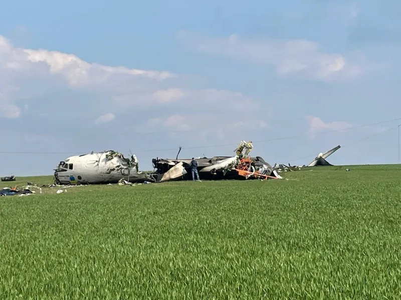 Появились видео с места и детали падения самолета Ан-26 в Запорожье