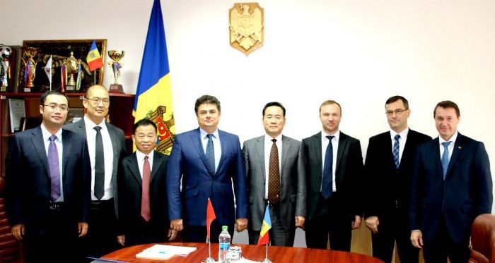 Китайская компания отремонтирует национальные дороги в Молдове