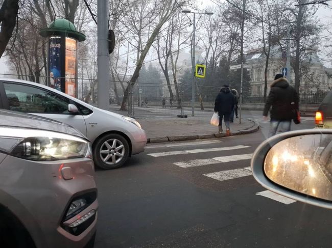 В Кишиневе подготовка к Рождественской ярмарке и ремонт дороги вызвали дополнительные пробки