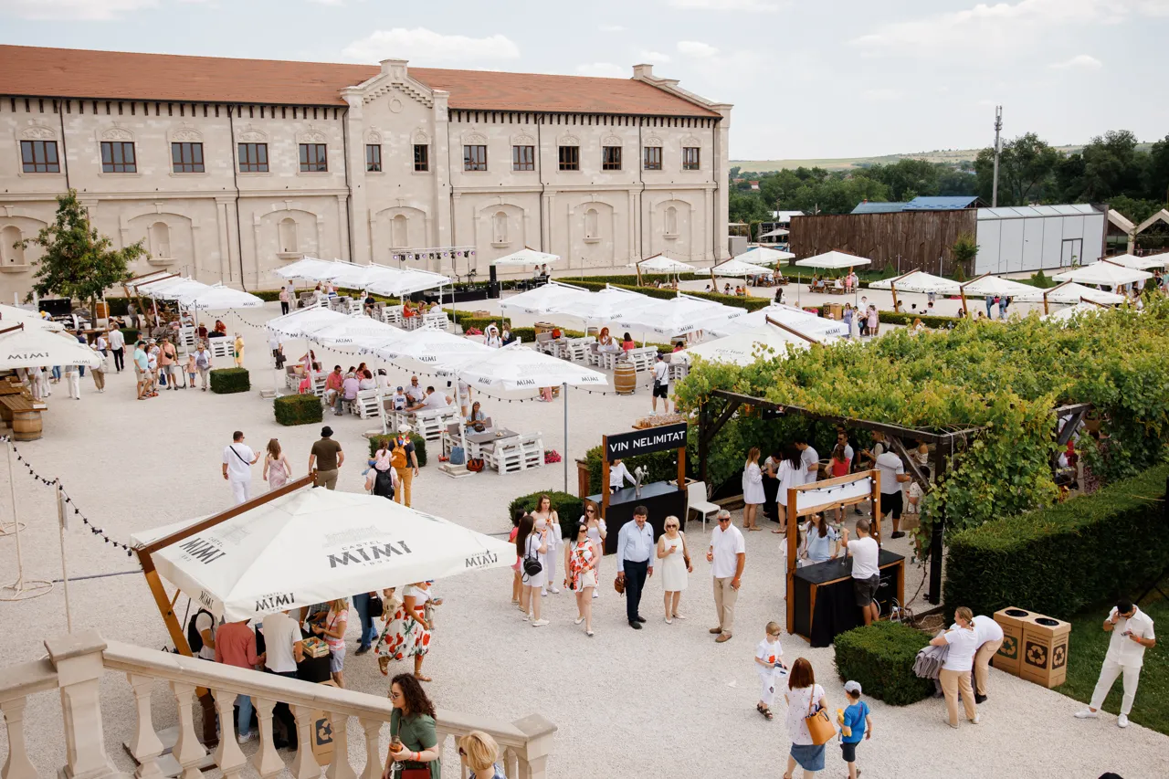 Rosé Day в Castel Mimi: Встречайте лето зрелищно