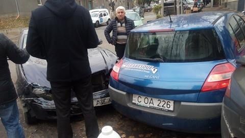 В Кишиневе в ДТП пострадали сразу три автомобиля