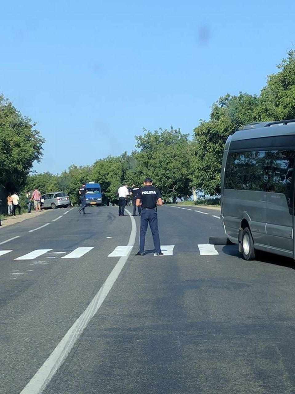 В Сынджере два автомобиля столкнулись на полной скорости с микроавтобусом