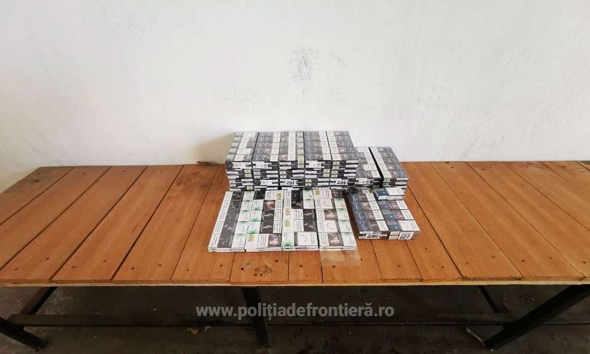 Румынка пыталась провезти в тайниках "Опеля" контрабандные сигареты из Молдовы