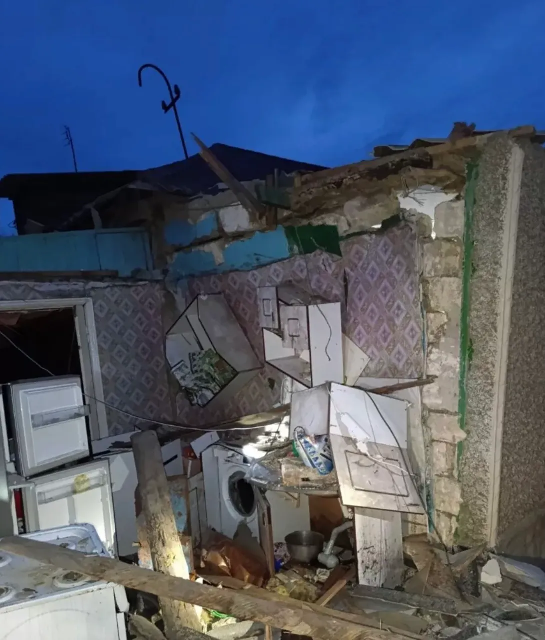 Explozie puternică într-o gospodărie din orașul Mărculești