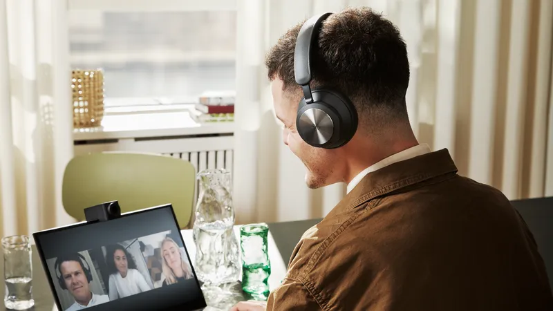 Чистое звучание бизнеса. Bang & Olufsen представила Hi-End наушники для бизнес-пользователей
