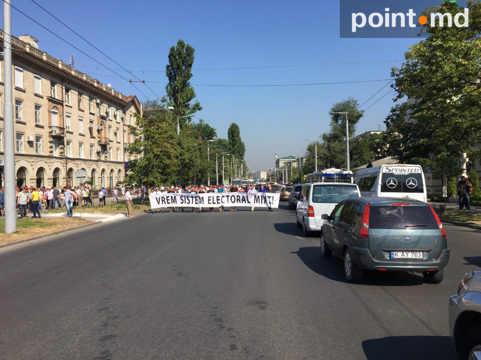 В Кишиневе прошли протесты против смешанной системы выборов