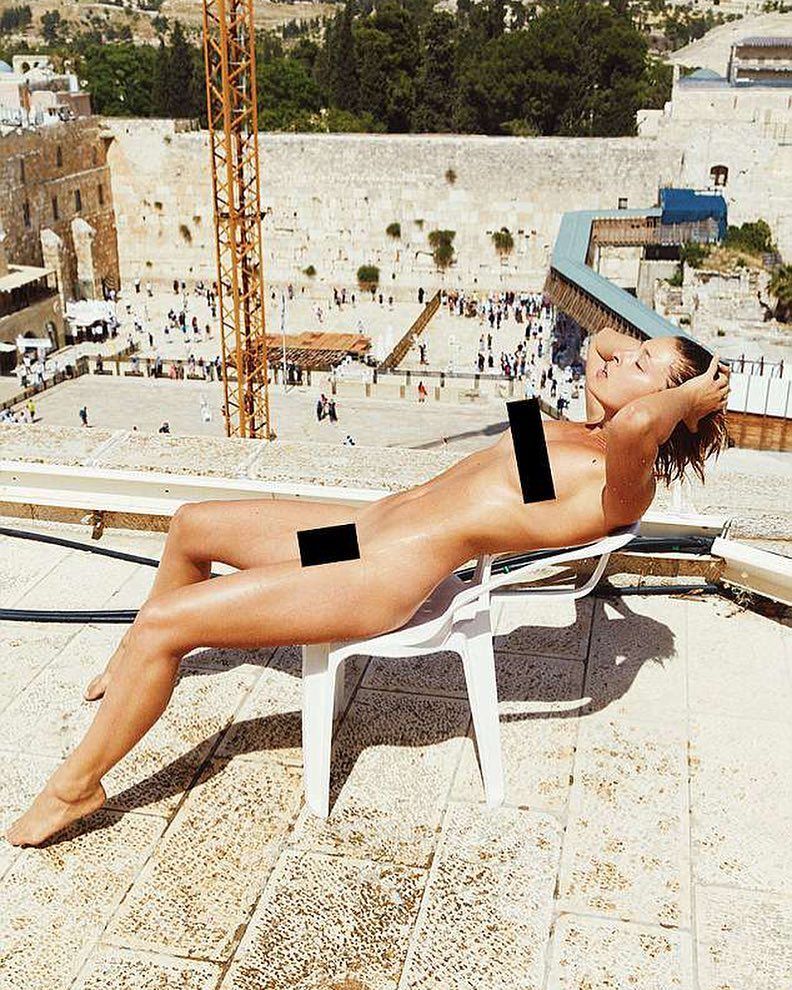 Модель Playboy оголилась в Соборе Святой Софии в Стамбуле