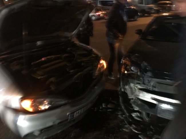 Авария на Ботанике: два автомобиля получили серьезные повреждения