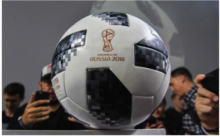 Messi a prezentat mingea Cupei Mondiale. Cum arată și cât costă balonul oficial