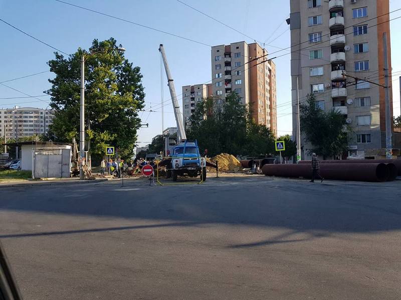 Необъявленными примэрией ремонтными работами на Ботанике возмутились жители