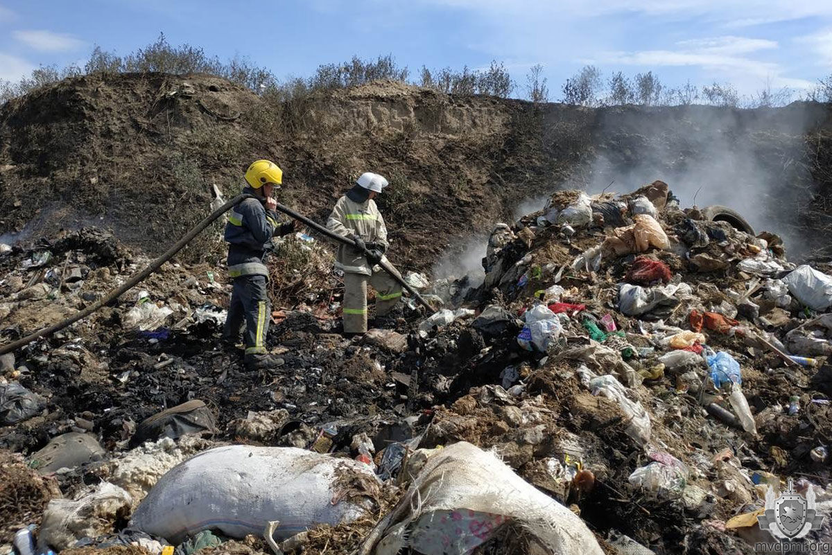 На свалке бытовых отходов в Слободзейском районе произошел пожар