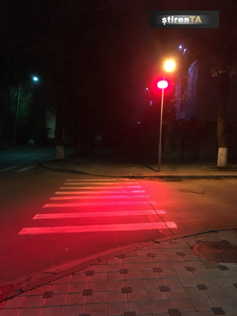 В Кишиневе некоторые «зебры» подсветили специальными фонарями